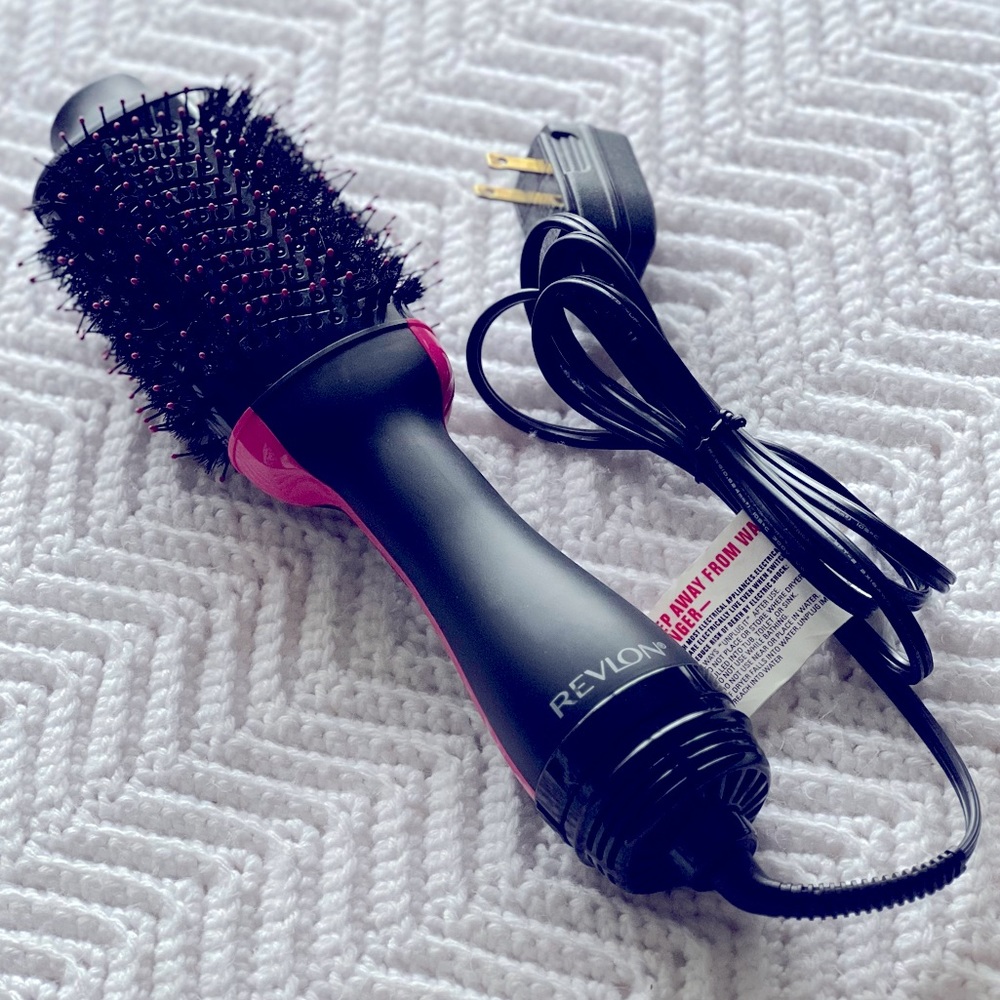 Revlon Salon One-Step Hair Dryer and Volumizer Hot Air Brush